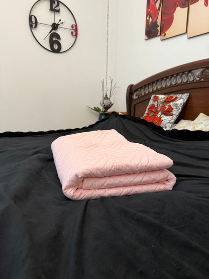 Elegancka Narzuta z Weluru 220×240 cm – Różowa, Pikowanie Jodełka